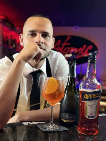 A fresh Aperol spritz